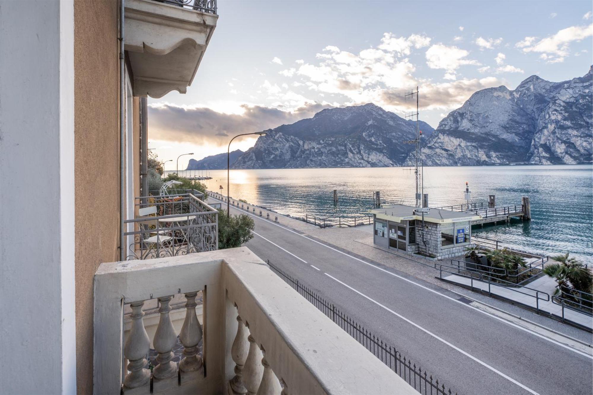 Lake Sensation - Garda Lake View Torbole Sul Garda Eksteriør billede